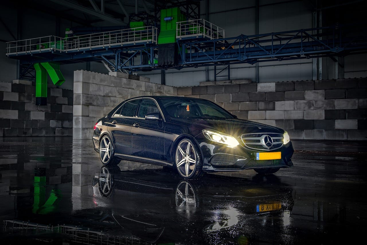 mercedes-benz-6930824_1280
